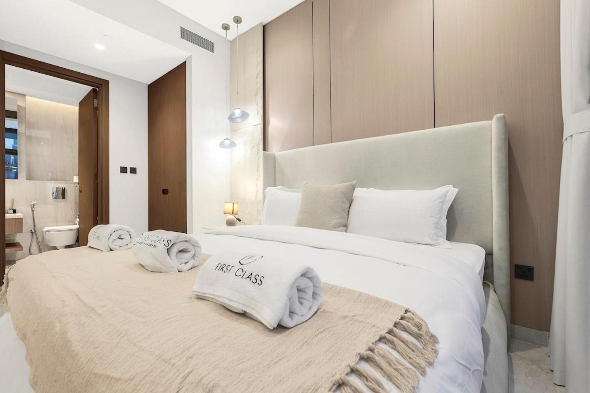 Apartment First Class 1br Unobstructed Burj Views