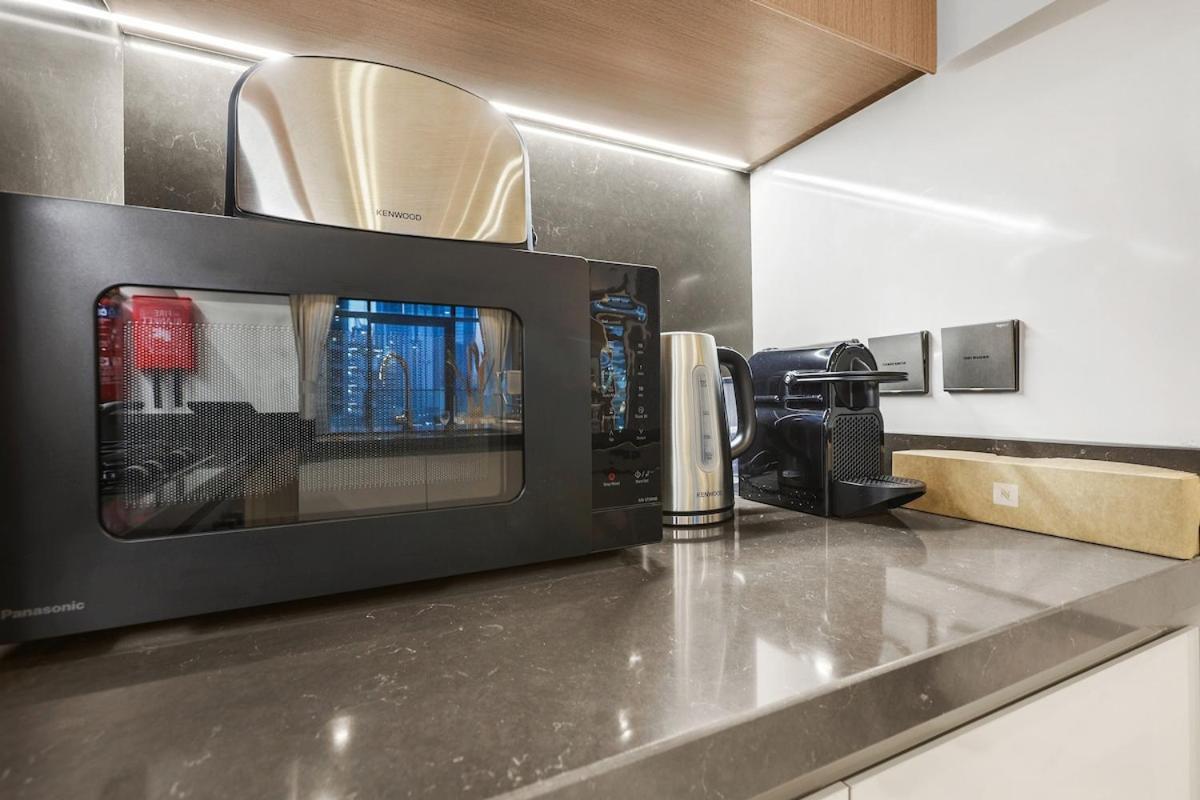 First Class 1br Unobstructed Burj Views Apartment *