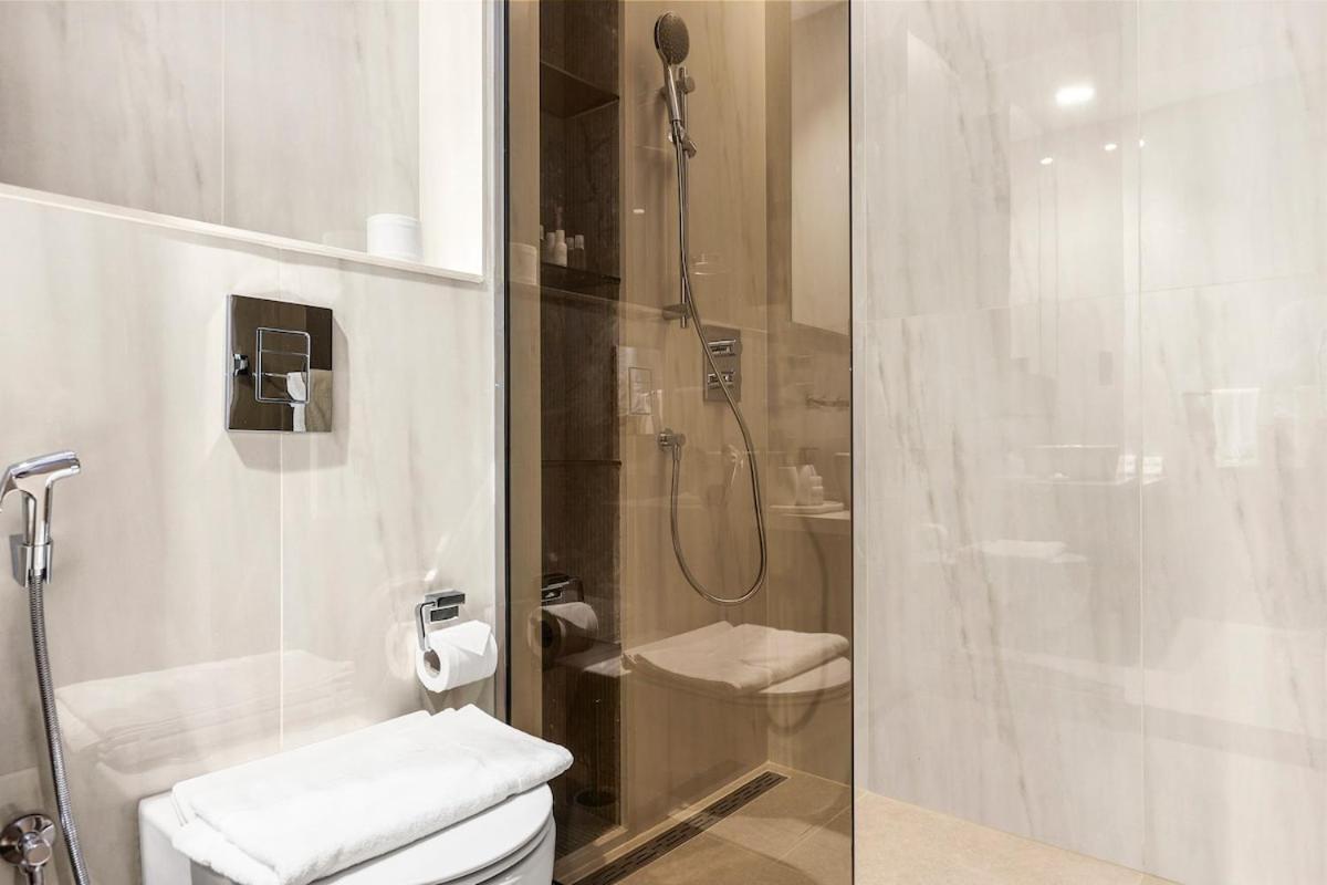 First Class 1br Unobstructed Burj Views Apartment