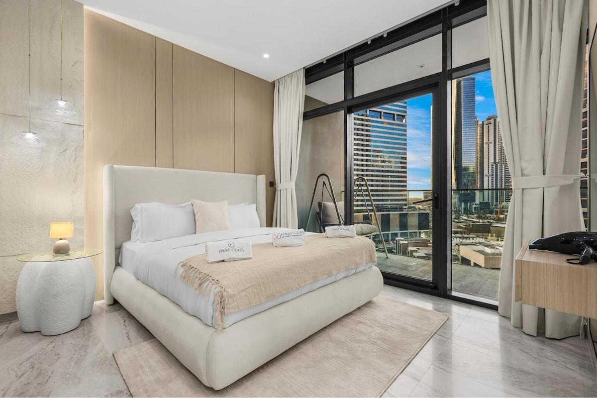 First Class 1br Unobstructed Burj Views Apartment Dubai
