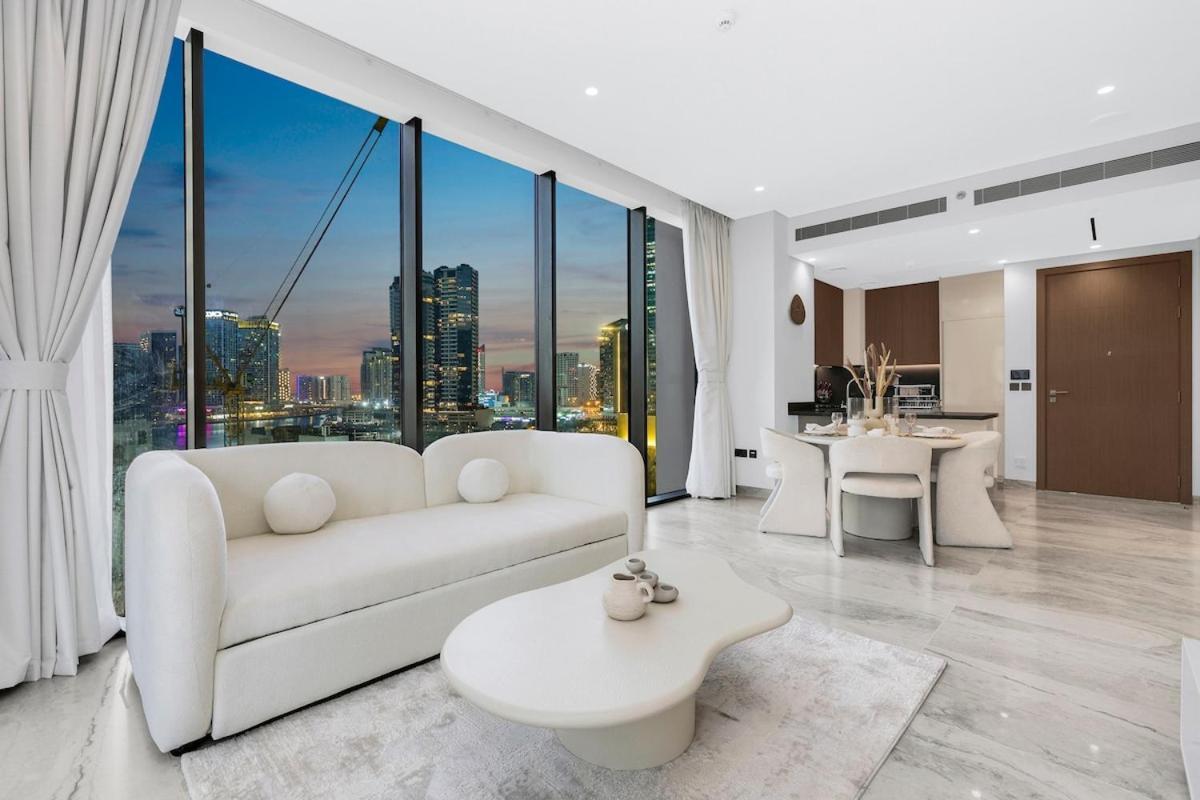 First Class 1br Unobstructed Burj Views Apartment Dubai
